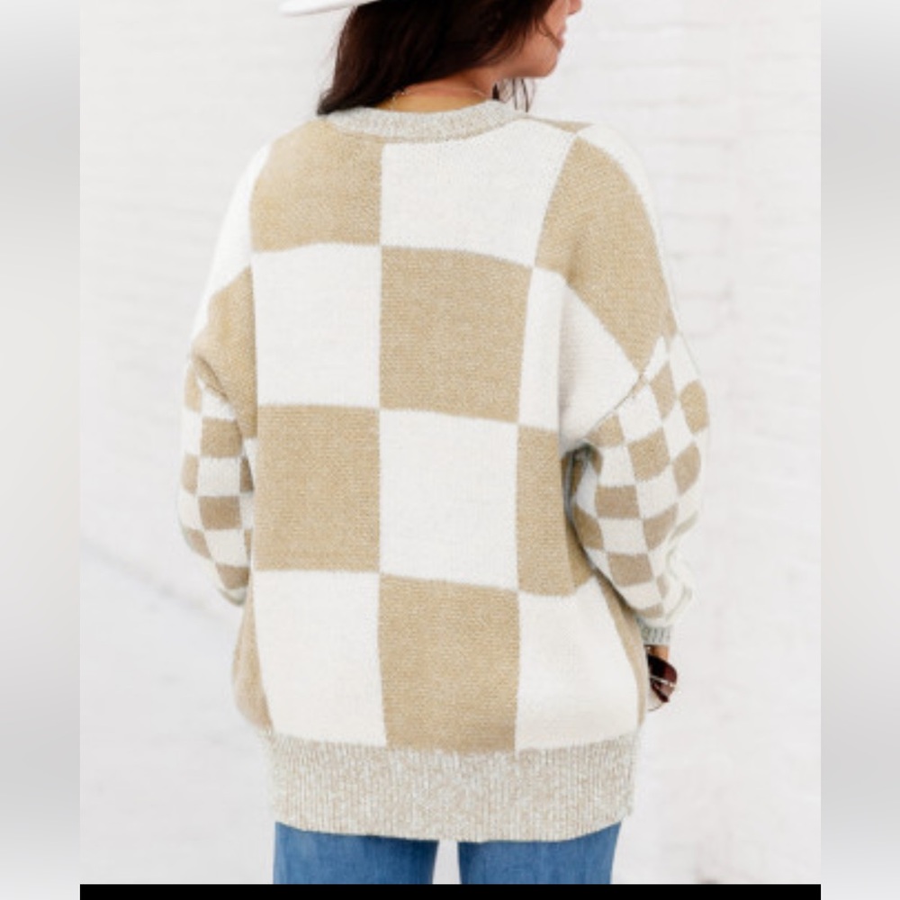 Oversized sweater,  cream and white. - Picture 3 of 3